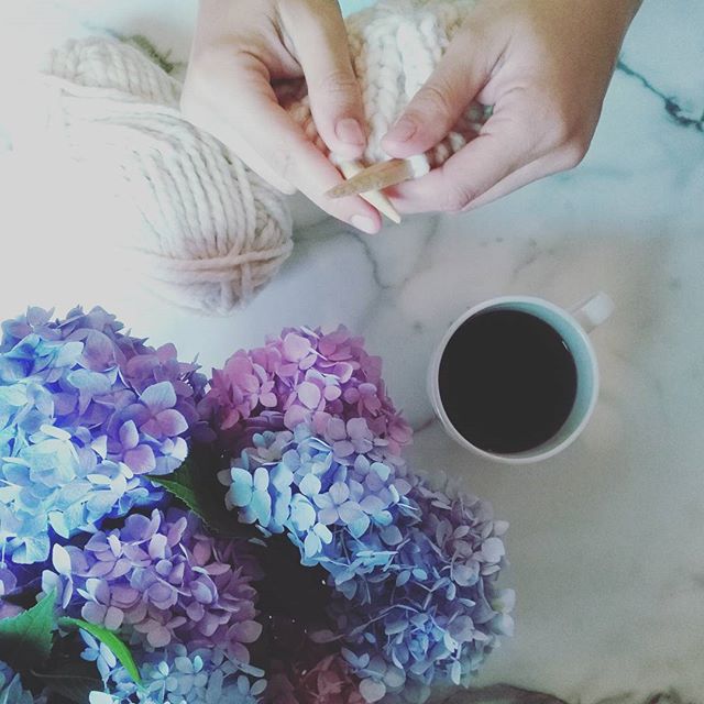 Today has been full of all my favorite things. 3 cups of cinnamon coffee, a gentle rain outside my studio window, and knitting orders with lots of cozy neutrals. Oh, the wonderfulness❤ #bopeepsbonnets #makersgonnamake #handmadeshop #cozyplace #coffeelover #liveauthentic #hydrangea
